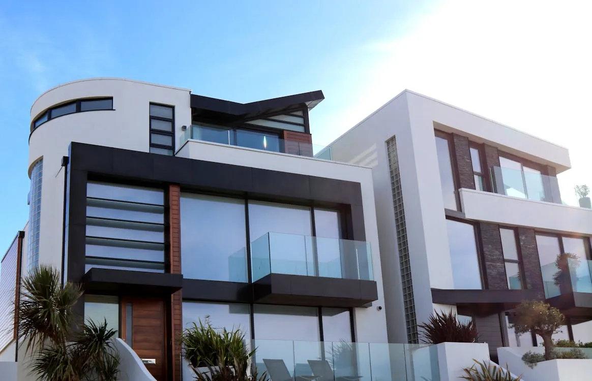 Belle maison avec peinture exterieure professionnelle